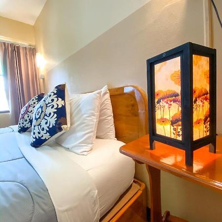 Funky Monkey Cnx - Guesthouse Chiang Mai Luaran gambar